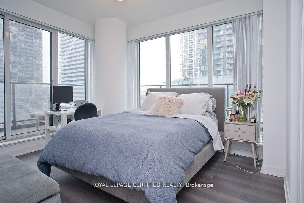 125 Blue Jays Way, Unit 1905 thumbnail 13