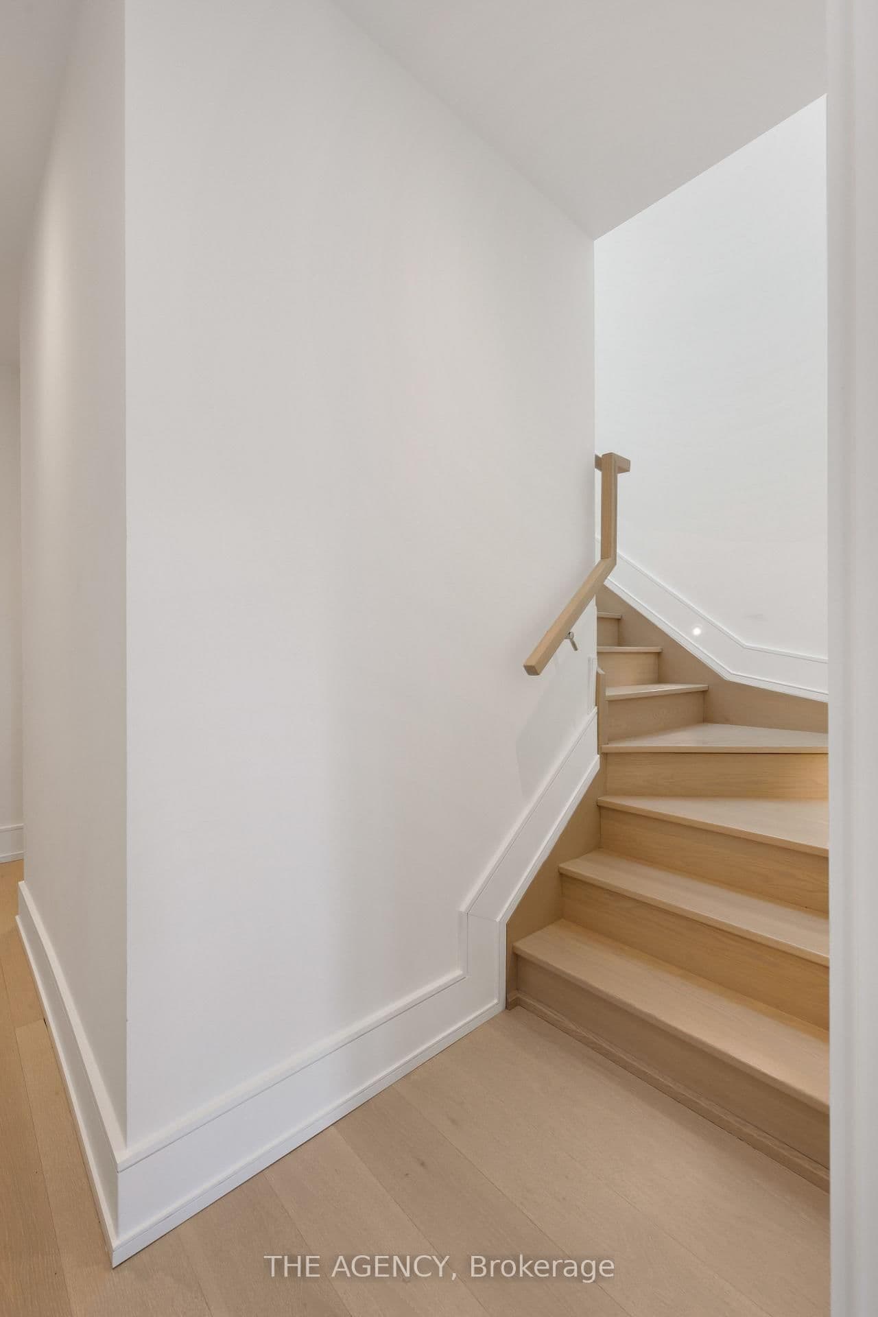 1202 Avenue Road thumbnail 28