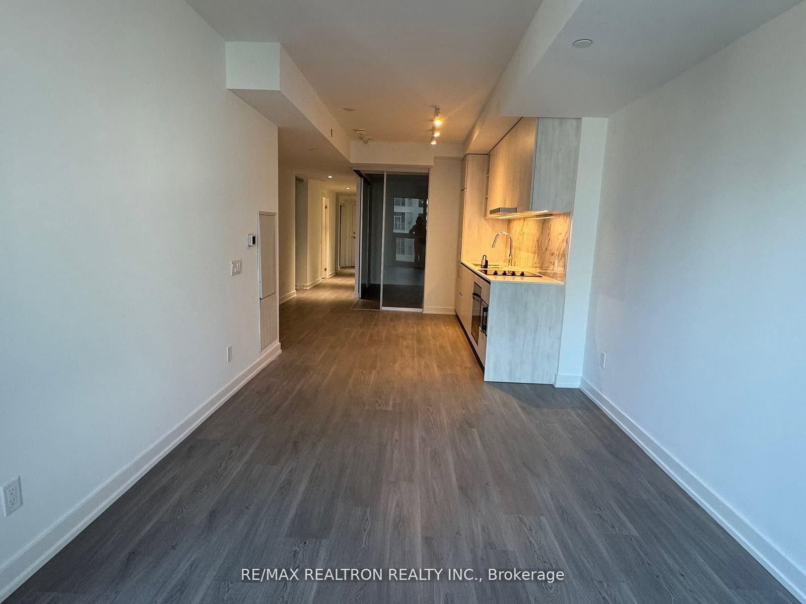 8 Wellesley Street W, Unit 806 thumbnail 11
