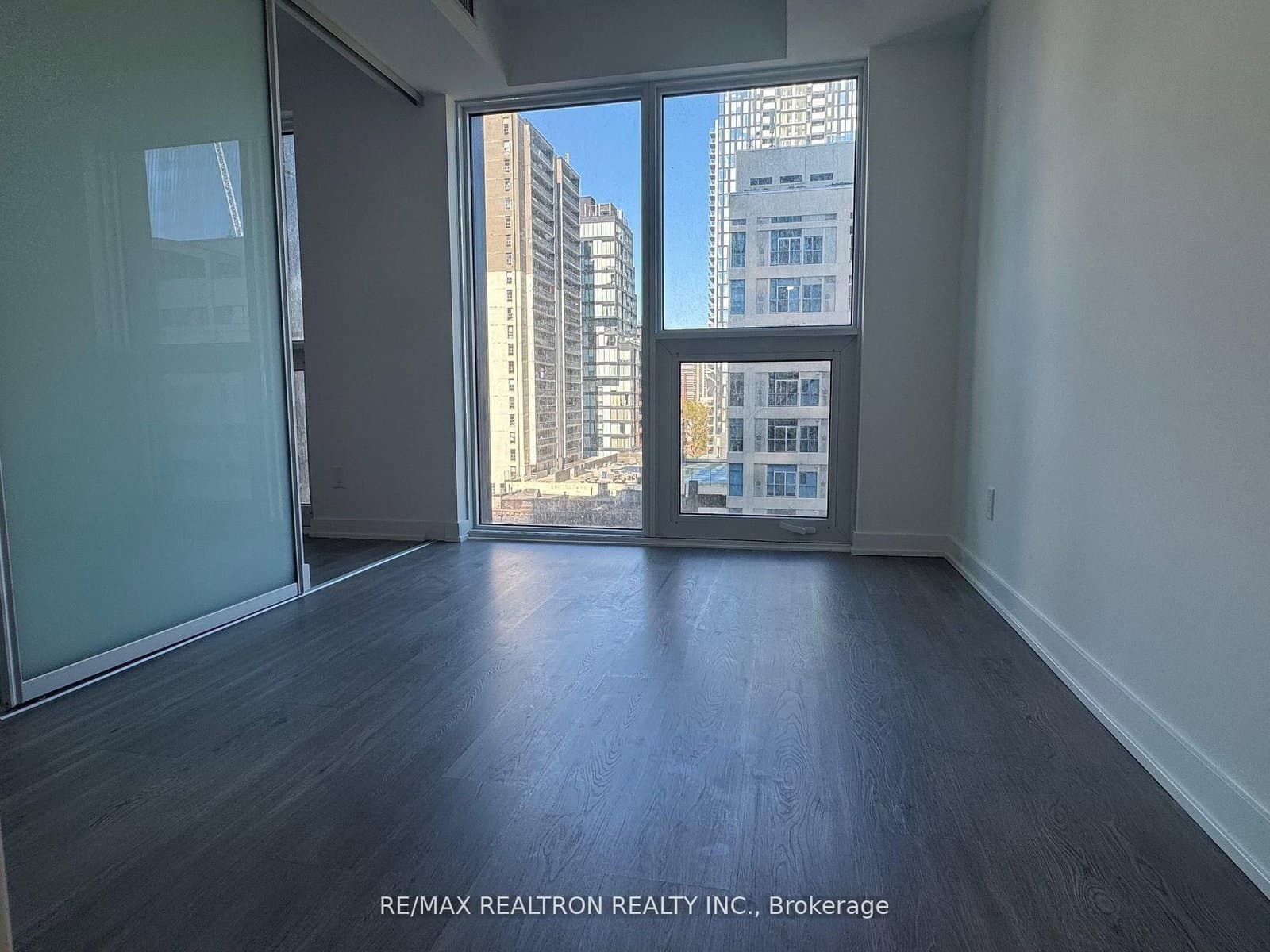 8 Wellesley Street W, Unit 806 thumbnail 16