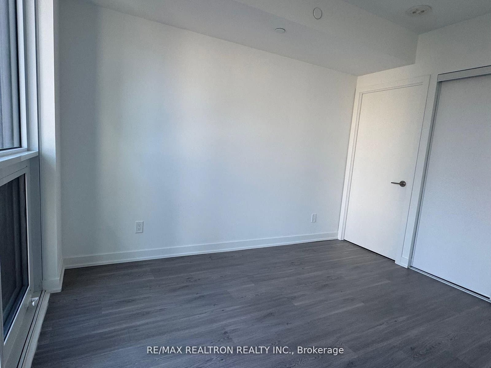 8 Wellesley Street W, Unit 806 thumbnail 18