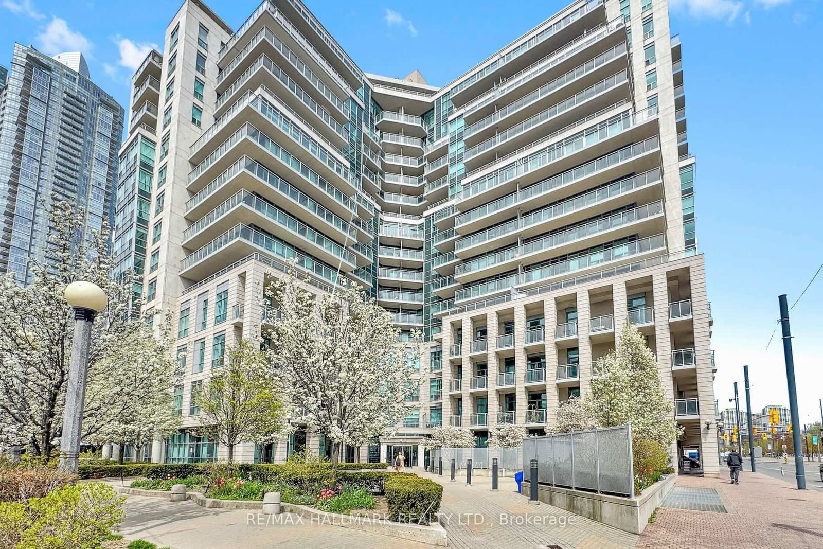 #1516 - 410 Queens Quay W