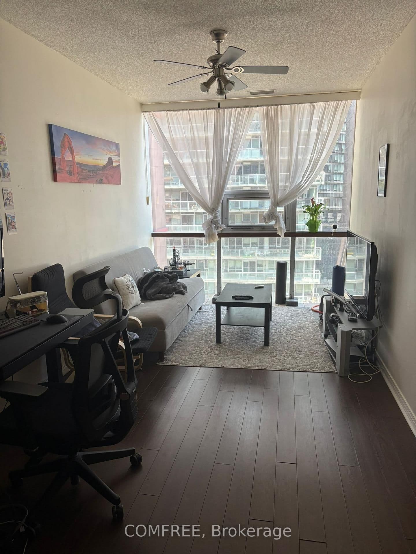 393 King Street W, Unit 807 thumbnail 16