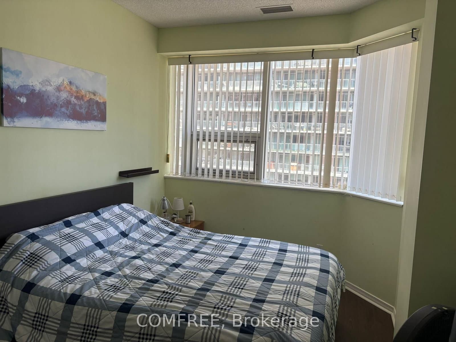 393 King Street W, Unit 807 thumbnail 17