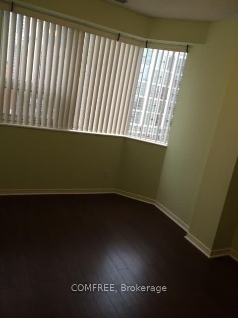 393 King Street W, Unit 807 thumbnail 2