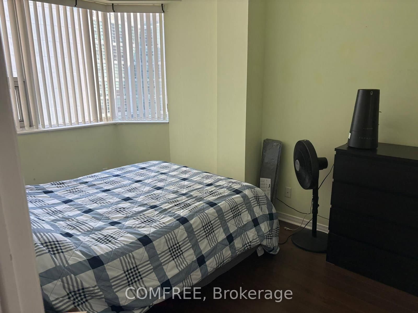 393 King Street W, Unit 807 thumbnail 21