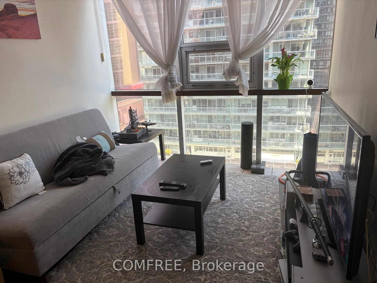 393 King Street W, Unit 807 thumbnail 24