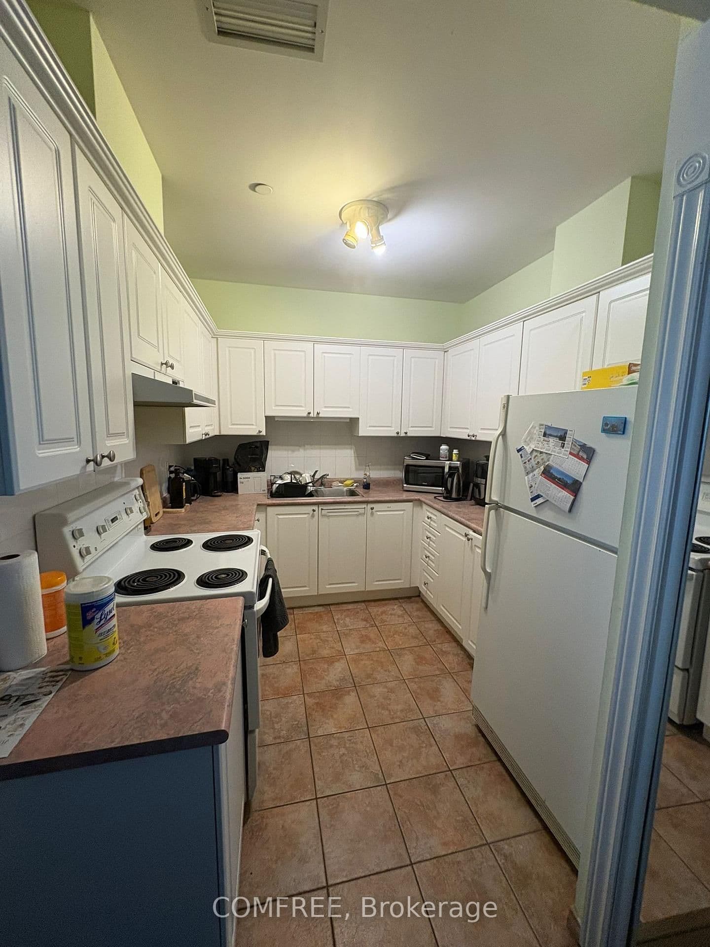 393 King Street W, Unit 807 thumbnail 25