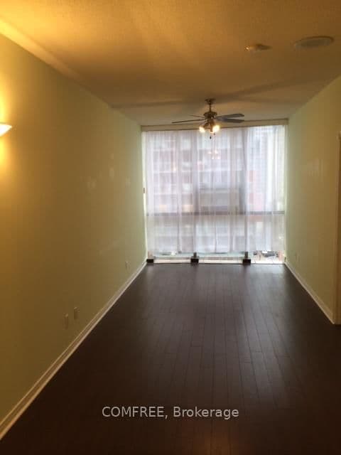 393 King Street W, Unit 807 thumbnail 3