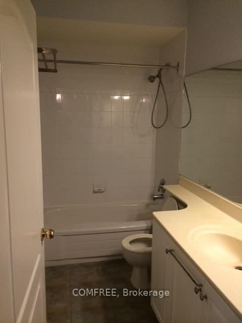 393 King Street W, Unit 807 thumbnail 4