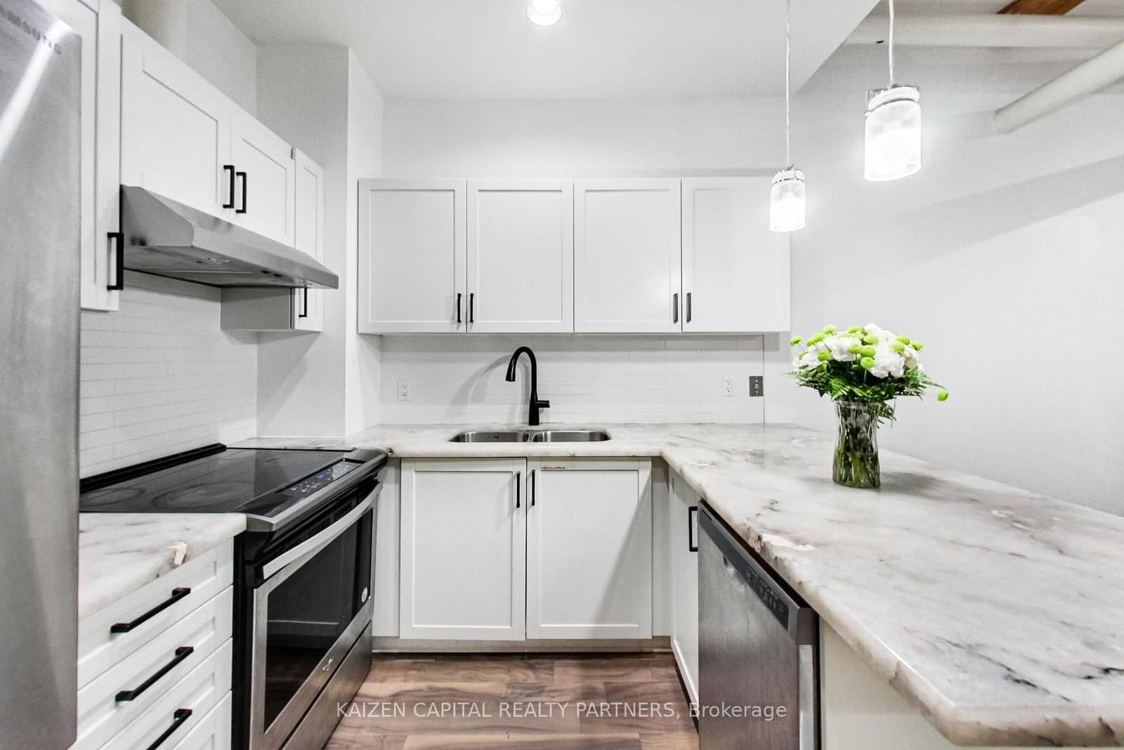 90 Sherbourne Street, Unit 103 thumbnail 4