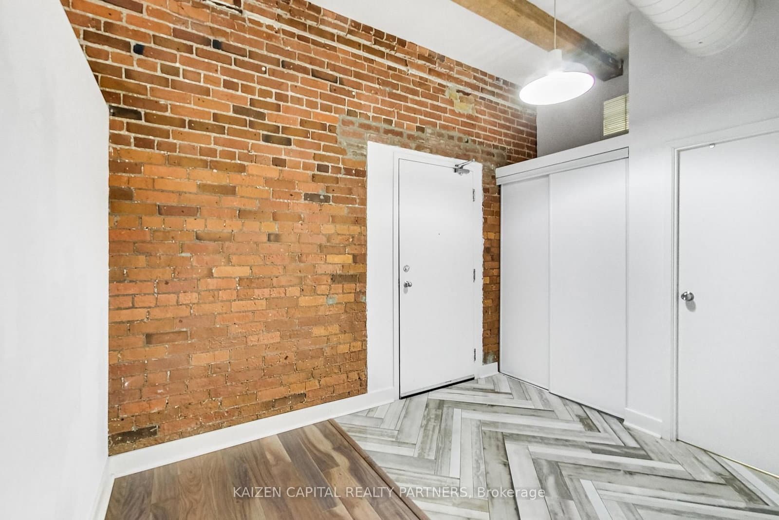 90 Sherbourne Street, Unit 103 thumbnail 8