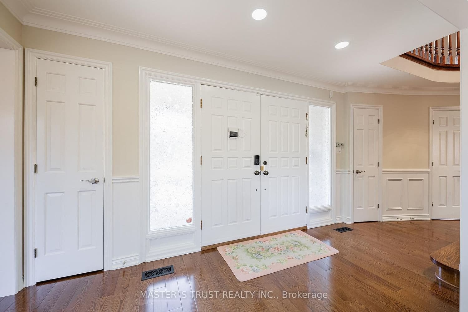 243 Burbank Drive thumbnail 33