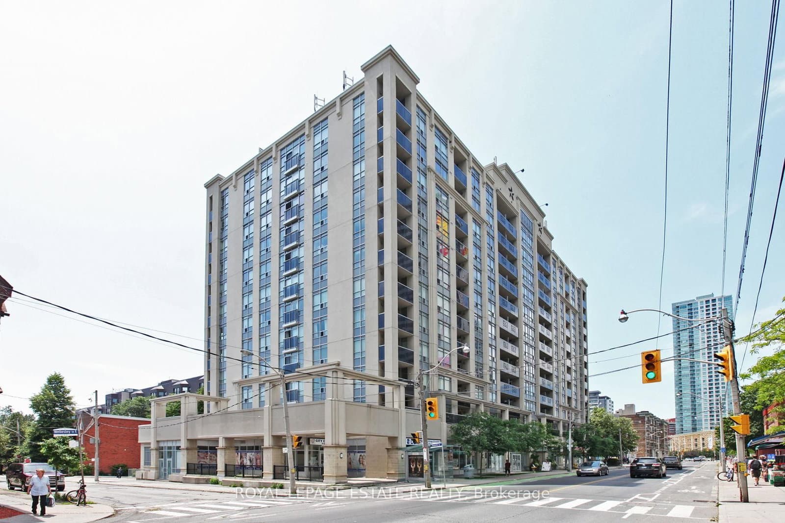 #512 - 225 Wellesley Street E
