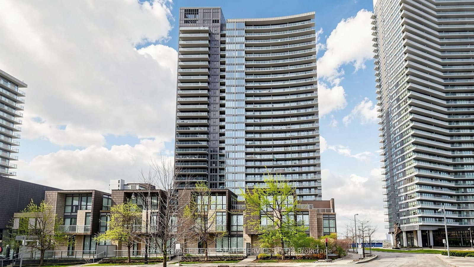 #809 - 121 Mcmahon Drive