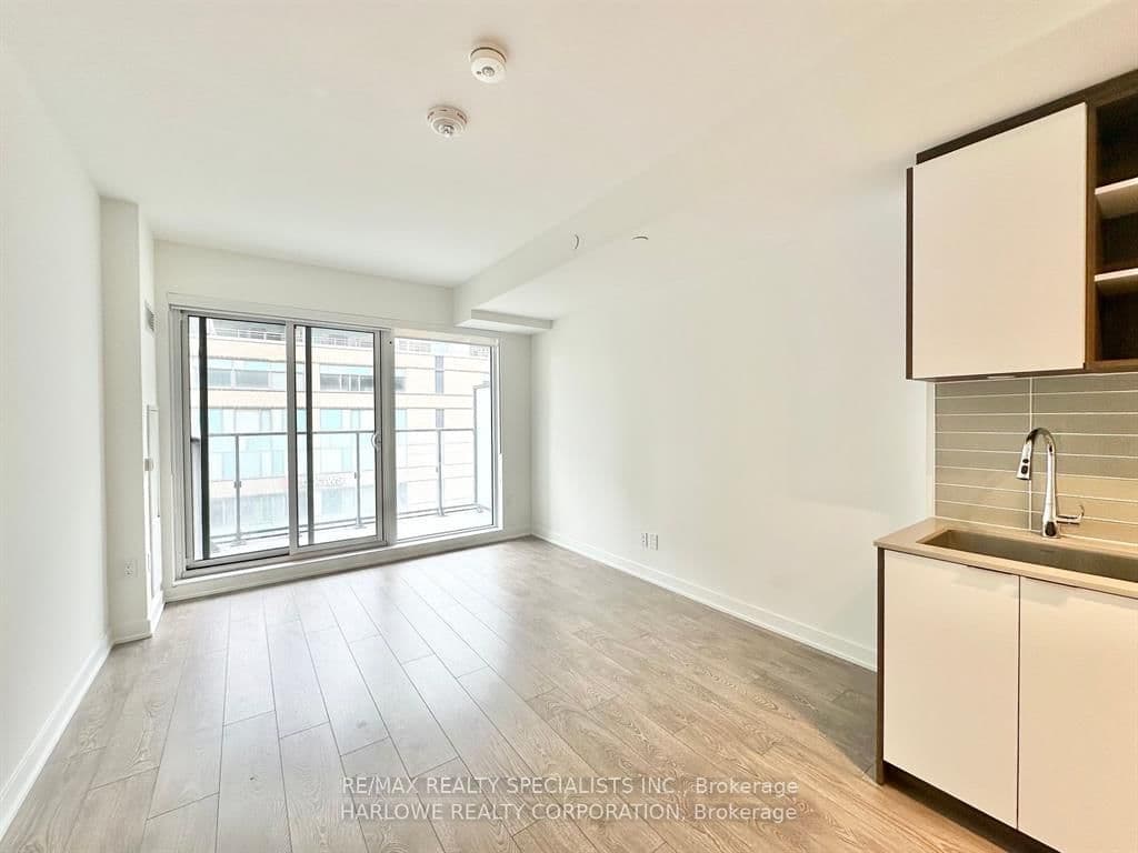 543 Richmond Street W, Unit 502 thumbnail 31