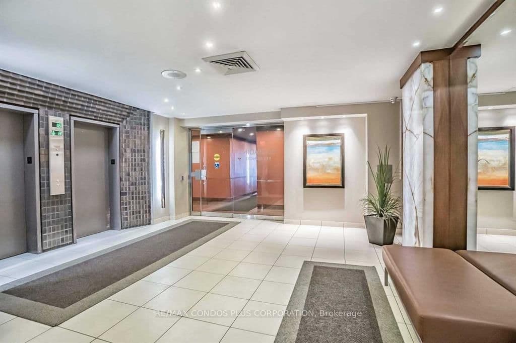 720 Spadina Avenue, Unit 1011 thumbnail 20