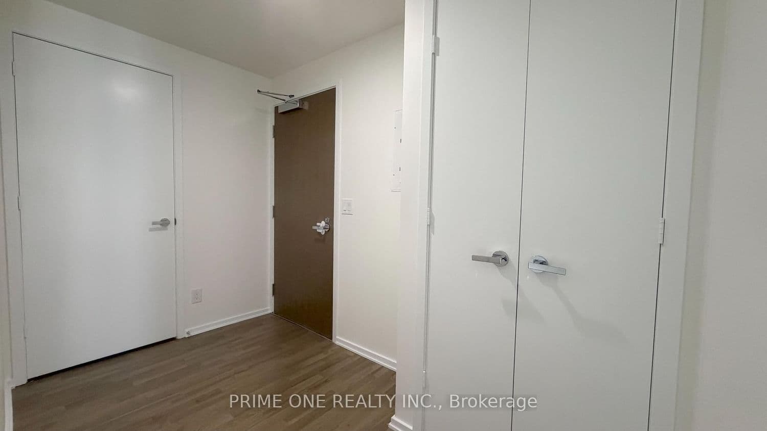 1 Bloor Street E, Unit 1704 thumbnail 4