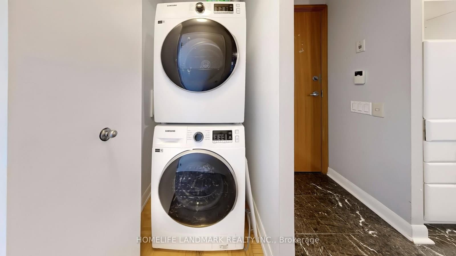 33 Sheppard Avenue E, Unit 1105 thumbnail 18