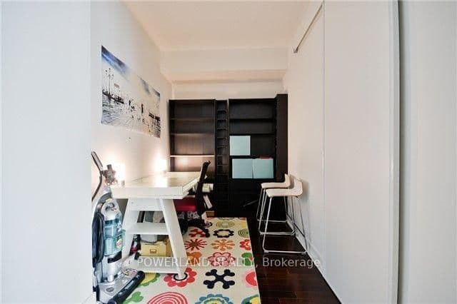 33 Charles Street E, Unit 2601 thumbnail 13
