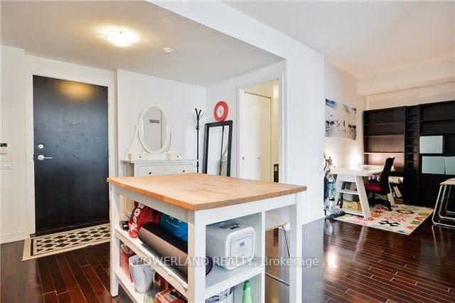 33 Charles Street E, Unit 2601 thumbnail 9
