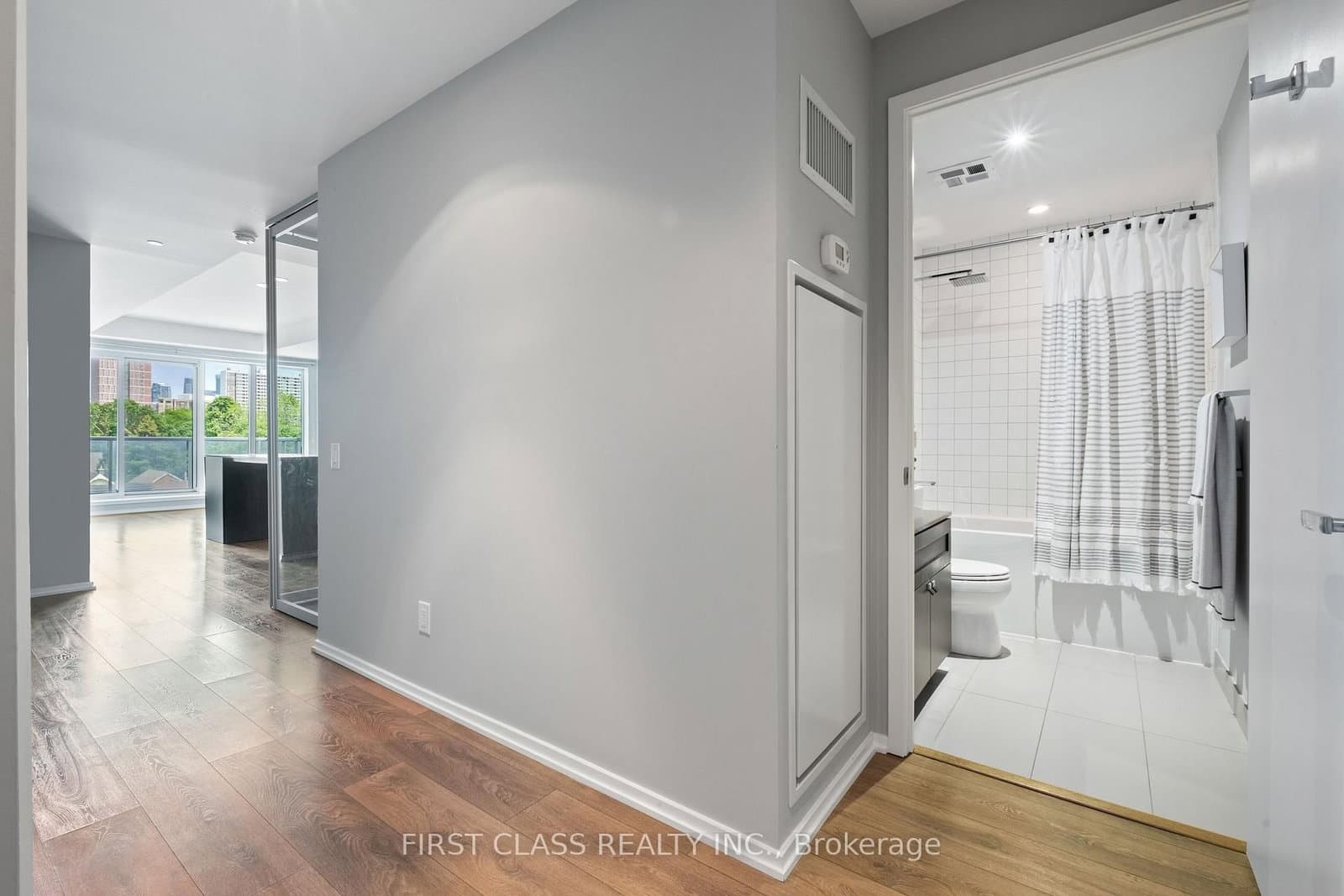 783 Bathurst Street, Unit 413 thumbnail 4