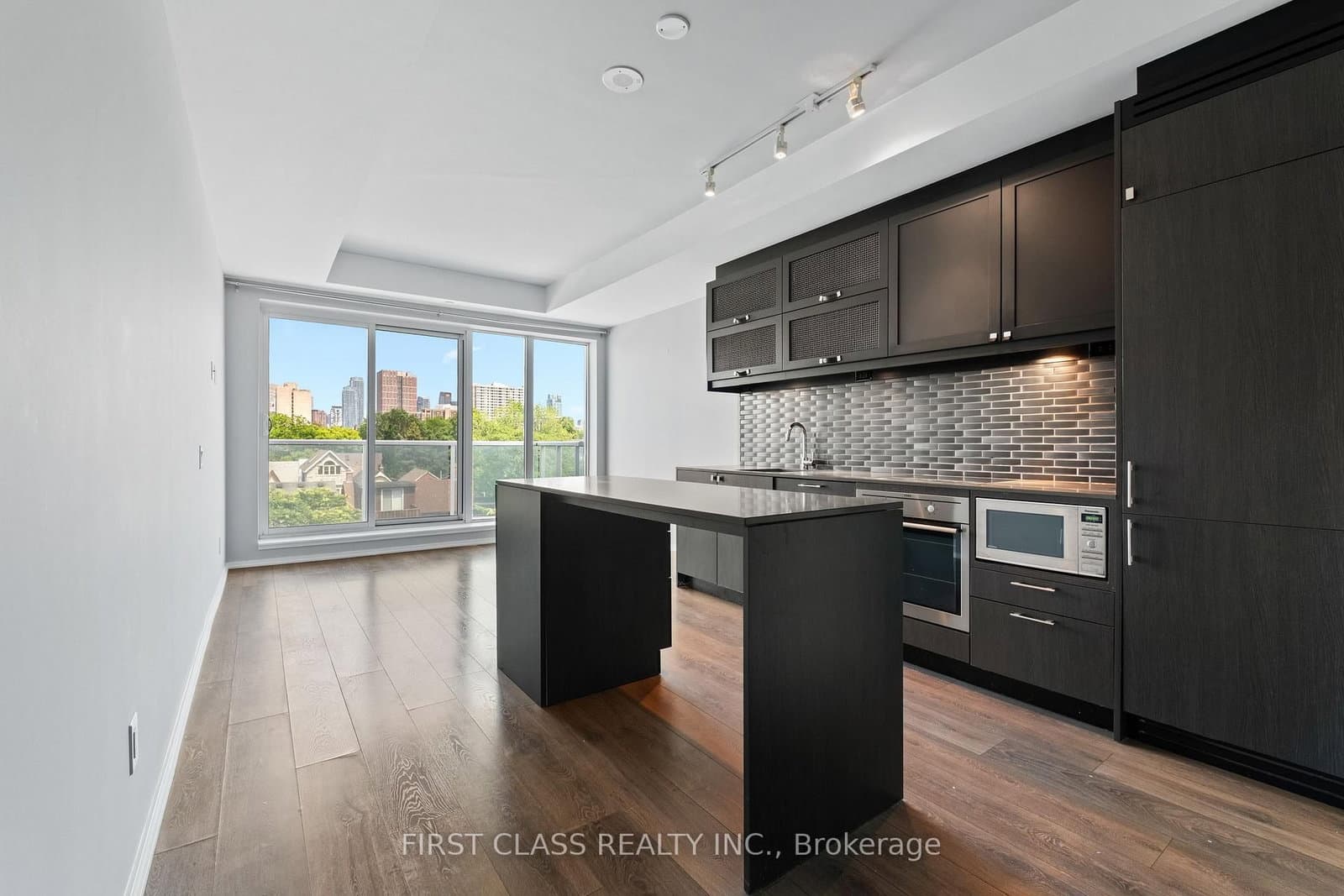 783 Bathurst Street, Unit 413 thumbnail 5