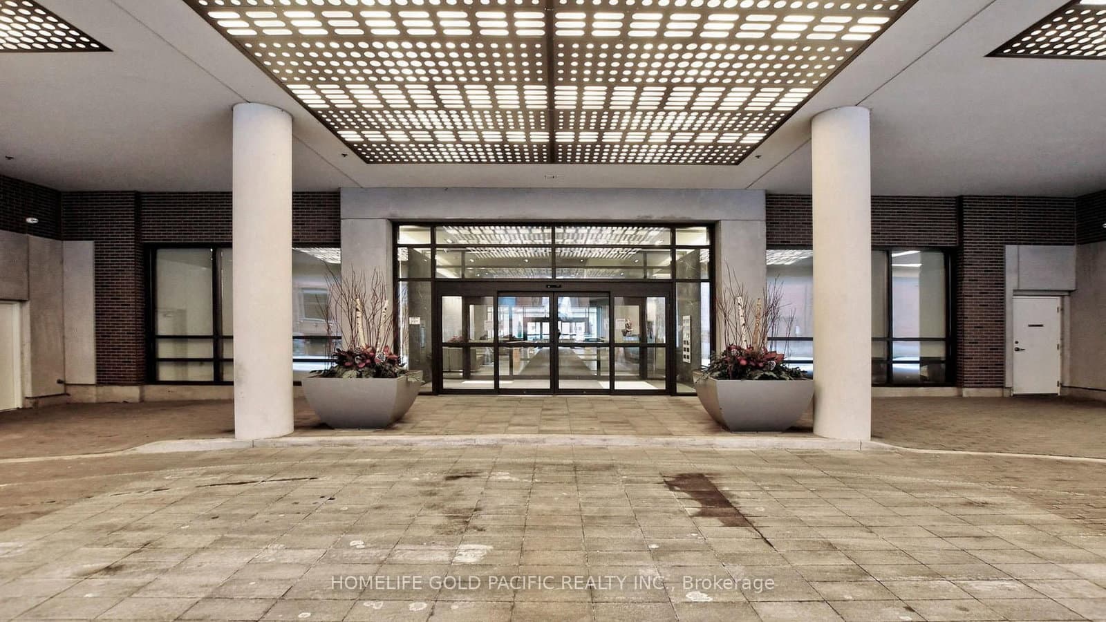 460 Adelaide Street E, Unit 1718 thumbnail 4