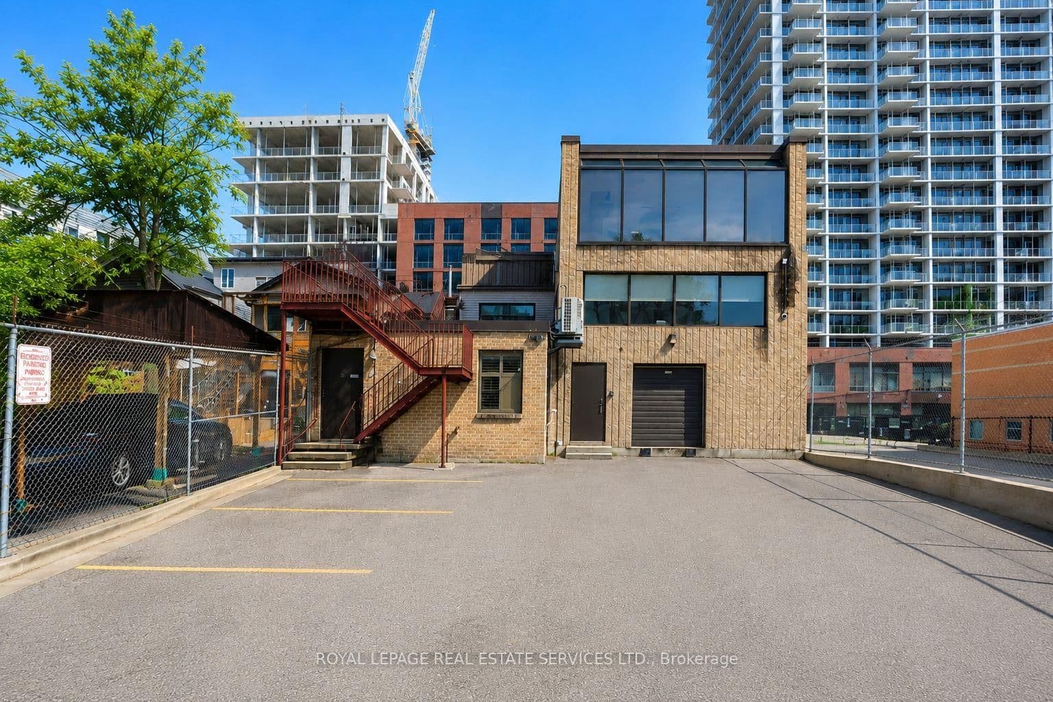 388 Parliament Street thumbnail 2