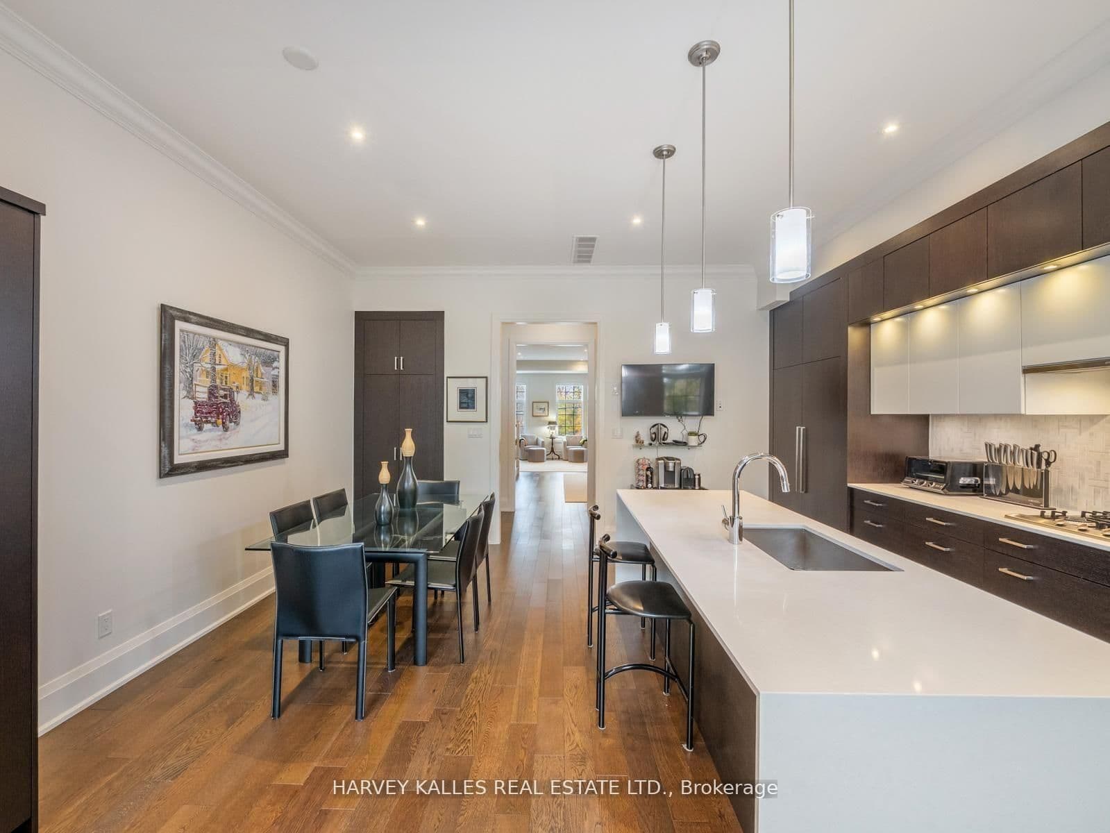 2460A Bayview Avenue thumbnail 19