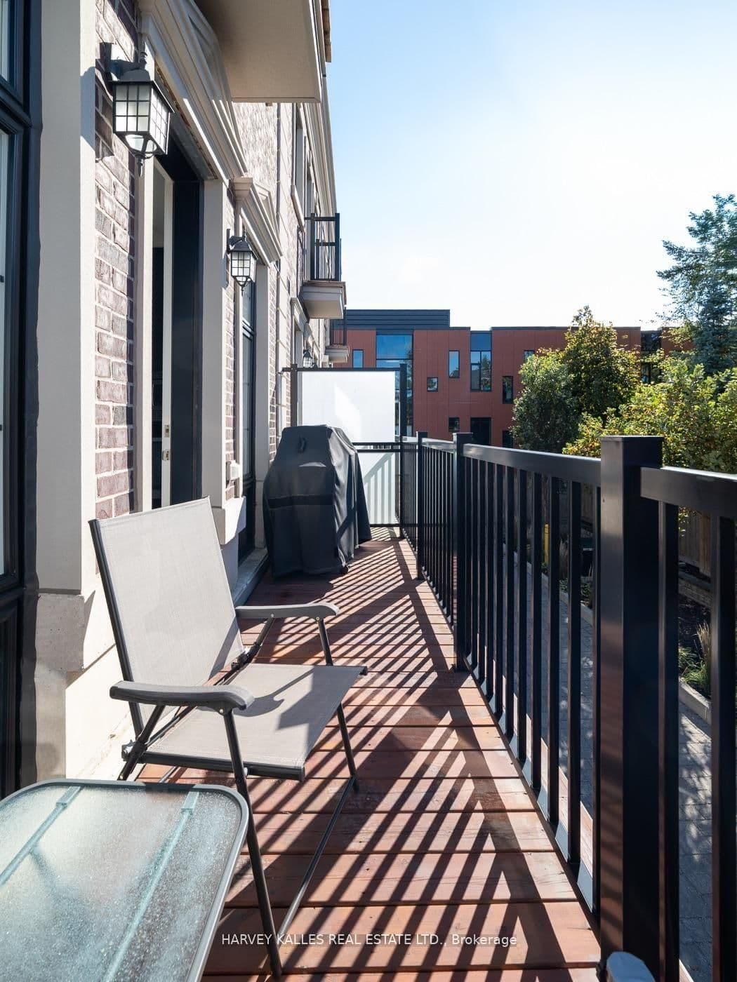 2460A Bayview Avenue thumbnail 23