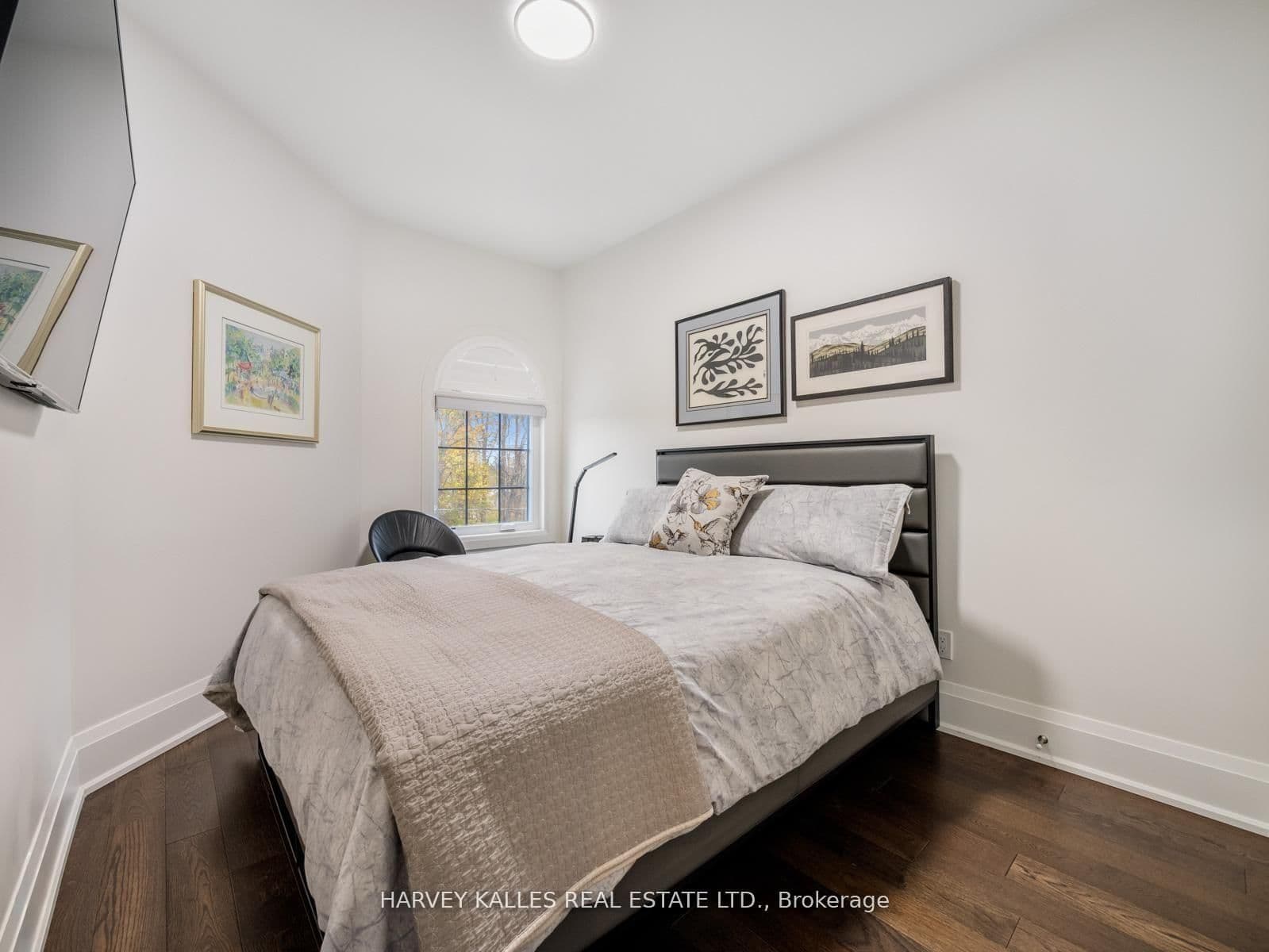 2460A Bayview Avenue thumbnail 33
