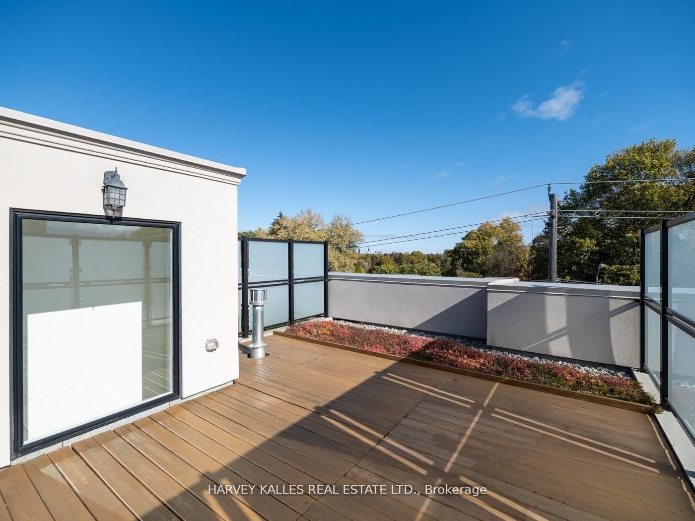 2460A Bayview Avenue thumbnail 43