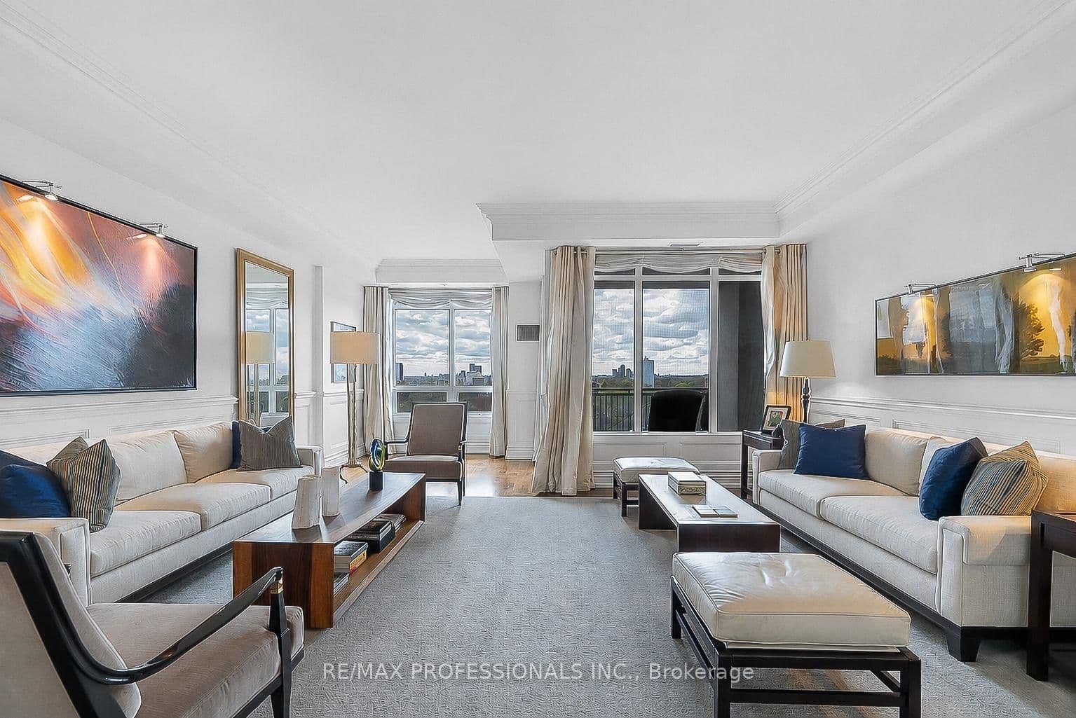 99 Avenue Road, Unit SUBPH3 thumbnail 11