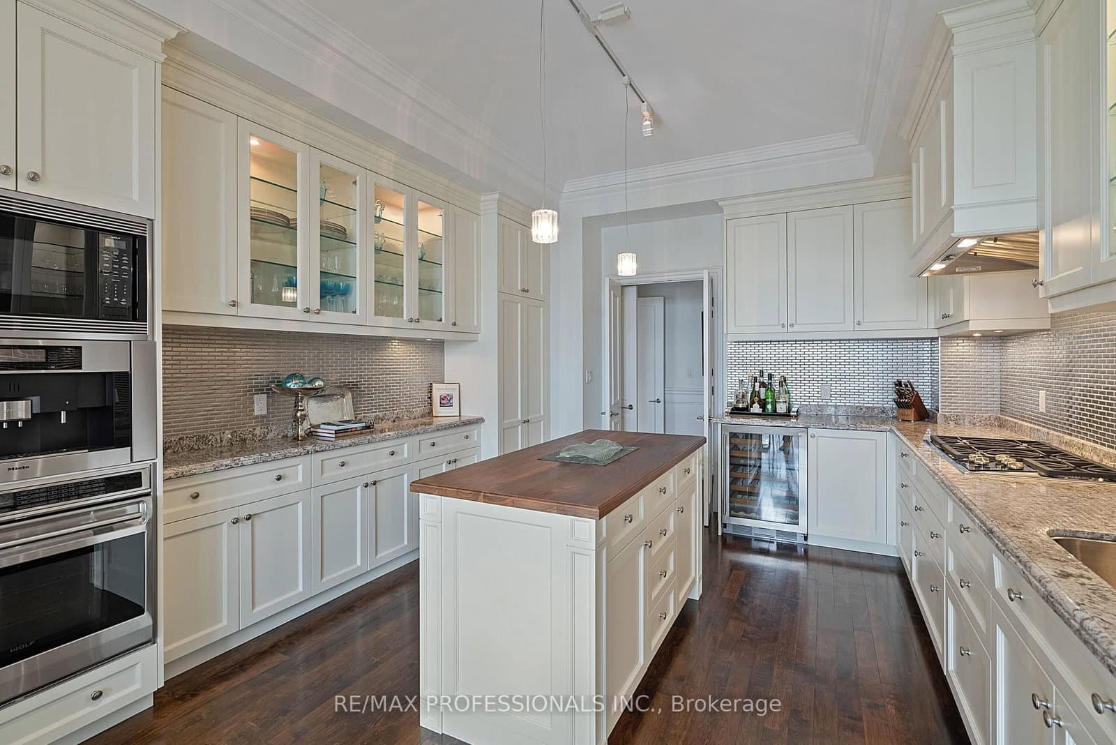 99 Avenue Road, Unit SUBPH3 thumbnail 22