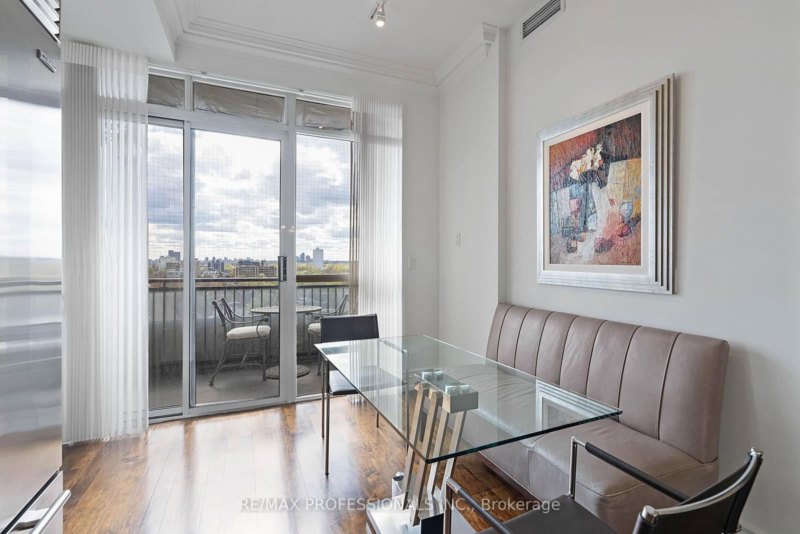 99 Avenue Road, Unit SUBPH3 thumbnail 26