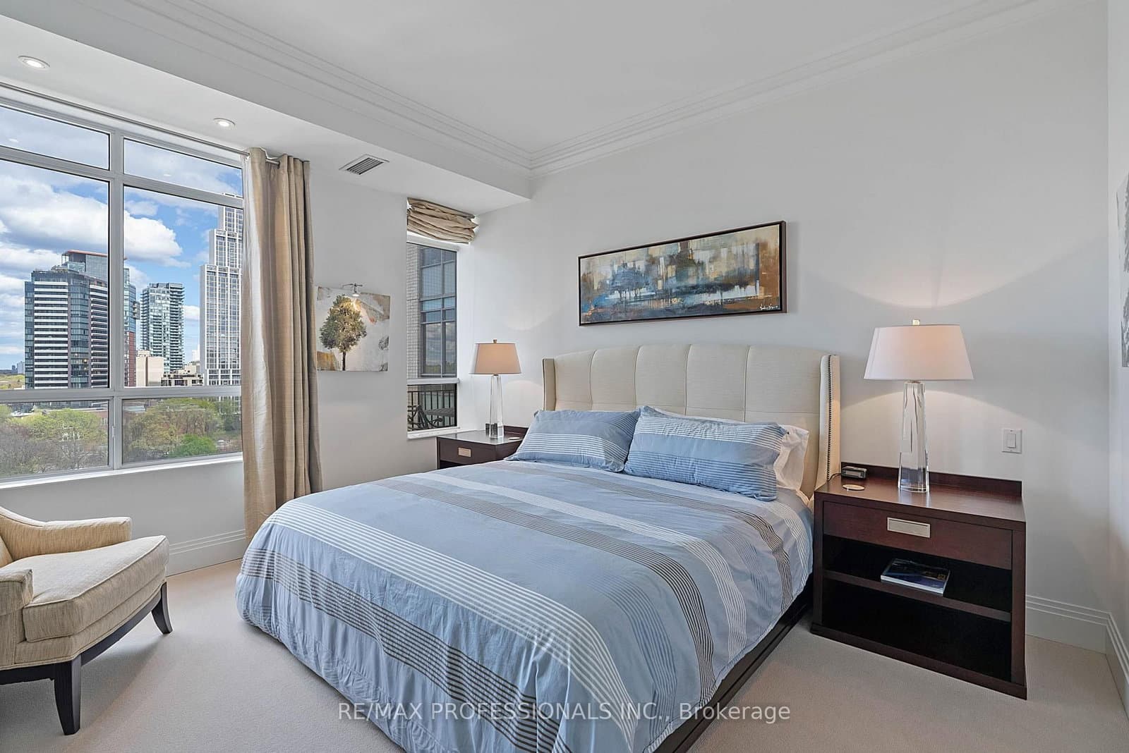 99 Avenue Road, Unit SUBPH3 thumbnail 40