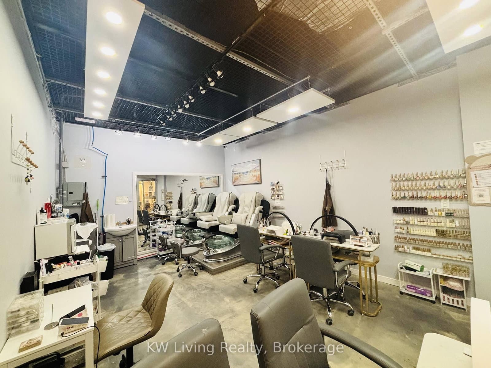 384 Yonge Street, Unit 74 and 75-Concourse P1 thumbnail 4