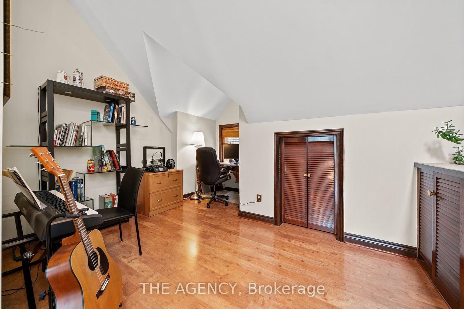 111 Seaton Street thumbnail 24