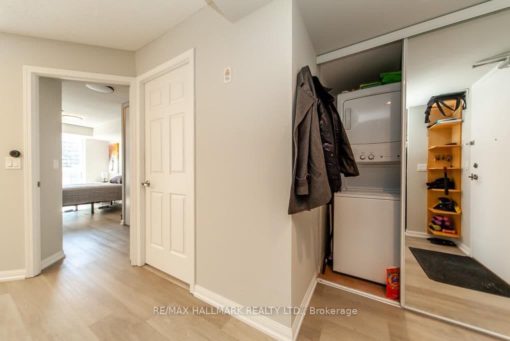 330 Adelaide Street E, Unit 1103 thumbnail 23