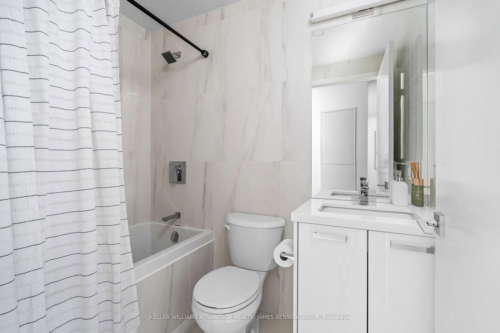 195 McCaul Street, Unit 301 thumbnail 8