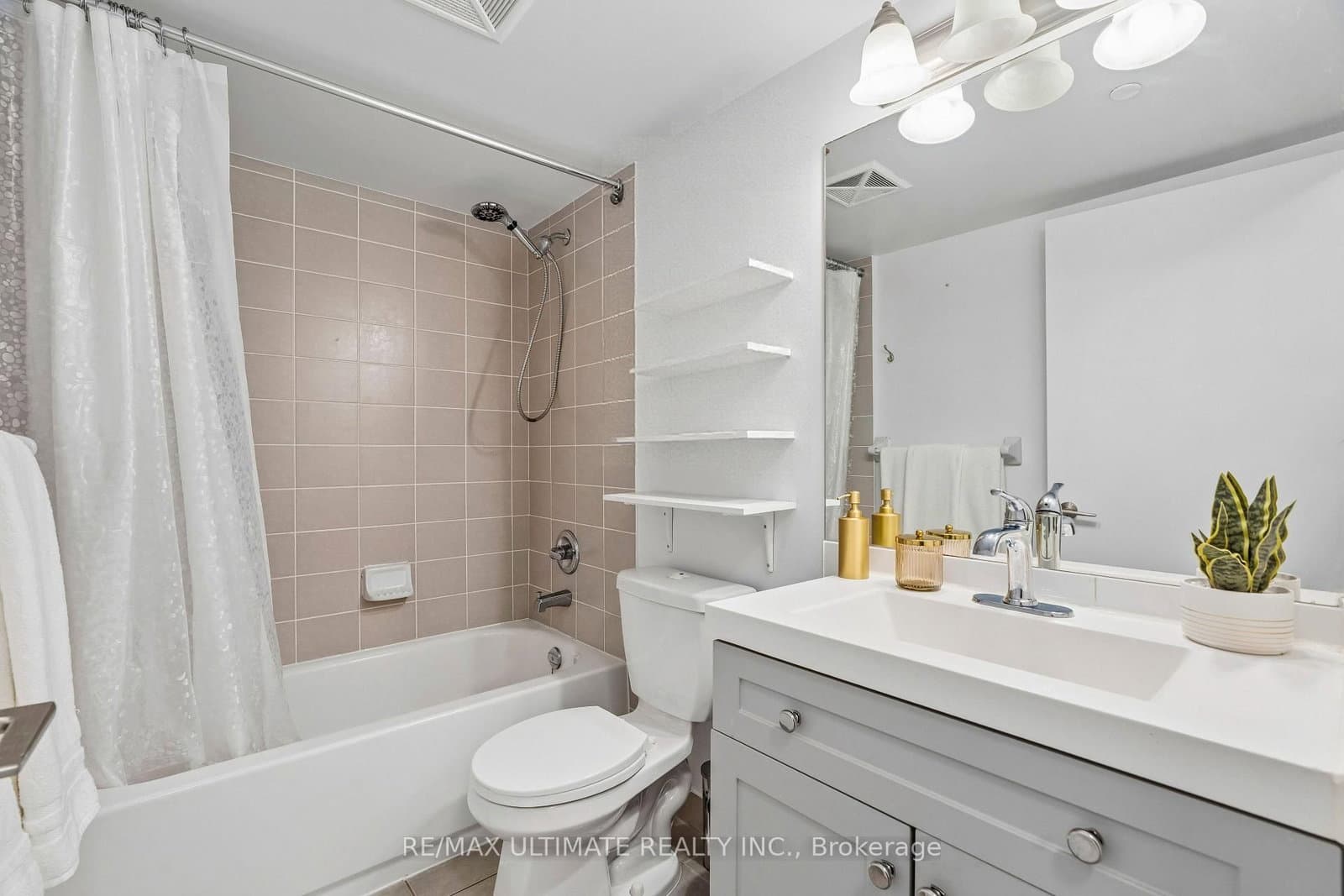 35 Saranac Boulevard, Unit 308 thumbnail 9