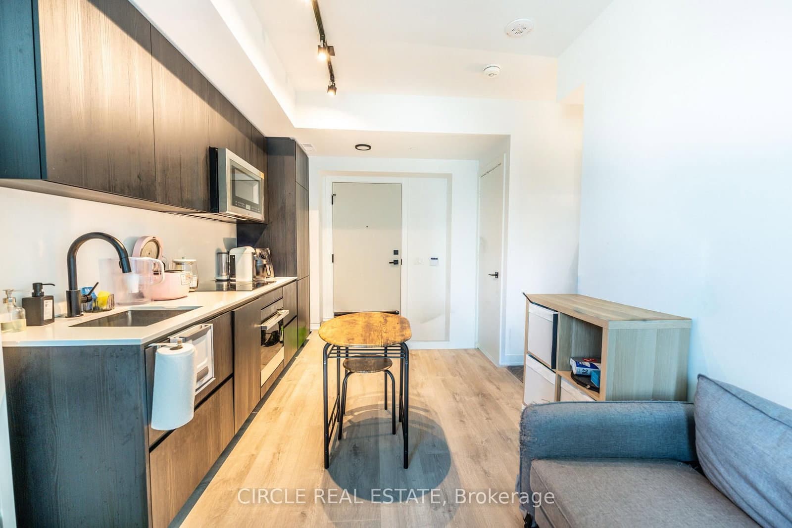 327 King Street W, Unit 2705 thumbnail 10