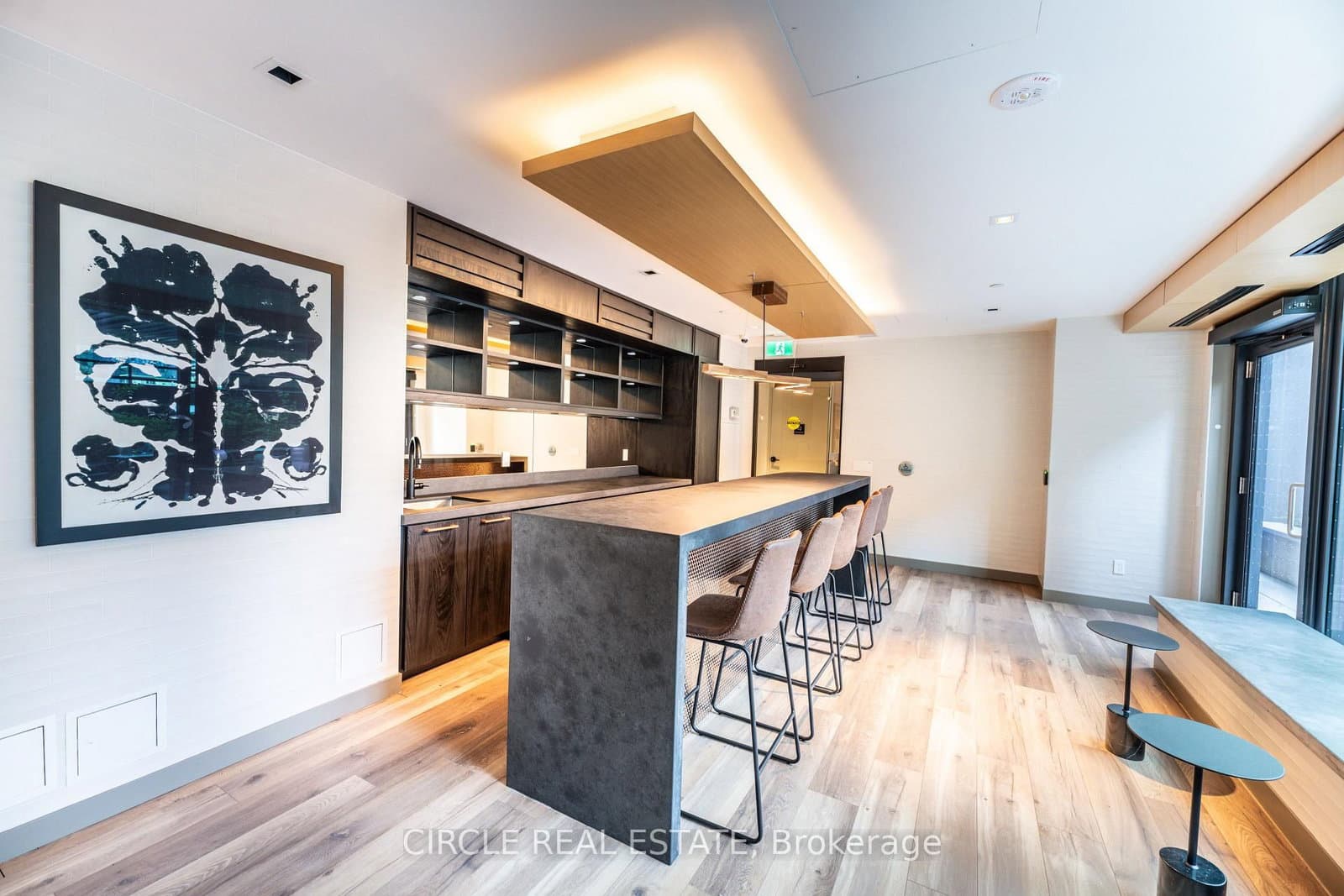 327 King Street W, Unit 2705 thumbnail 29
