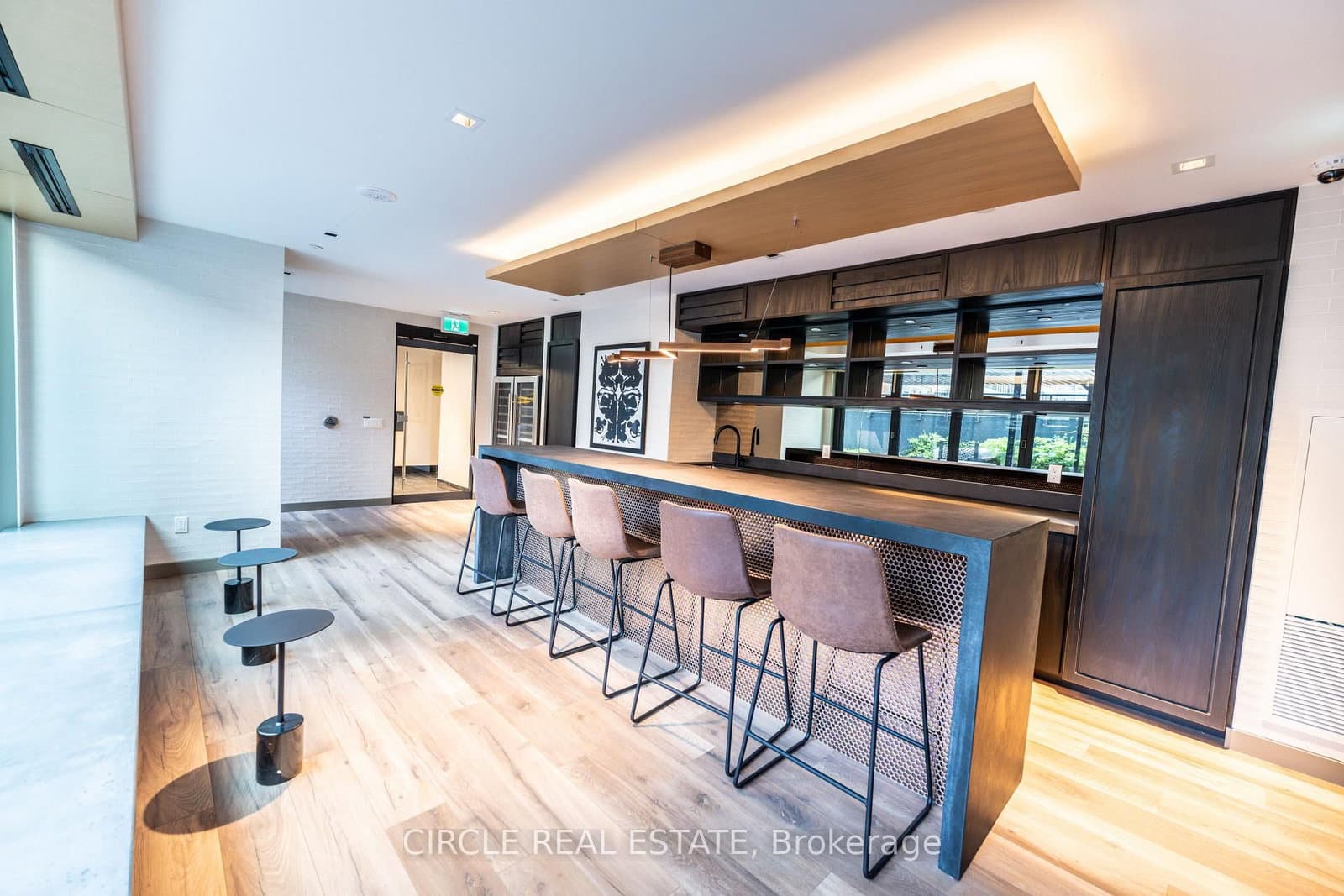 327 King Street W, Unit 2705 thumbnail 31