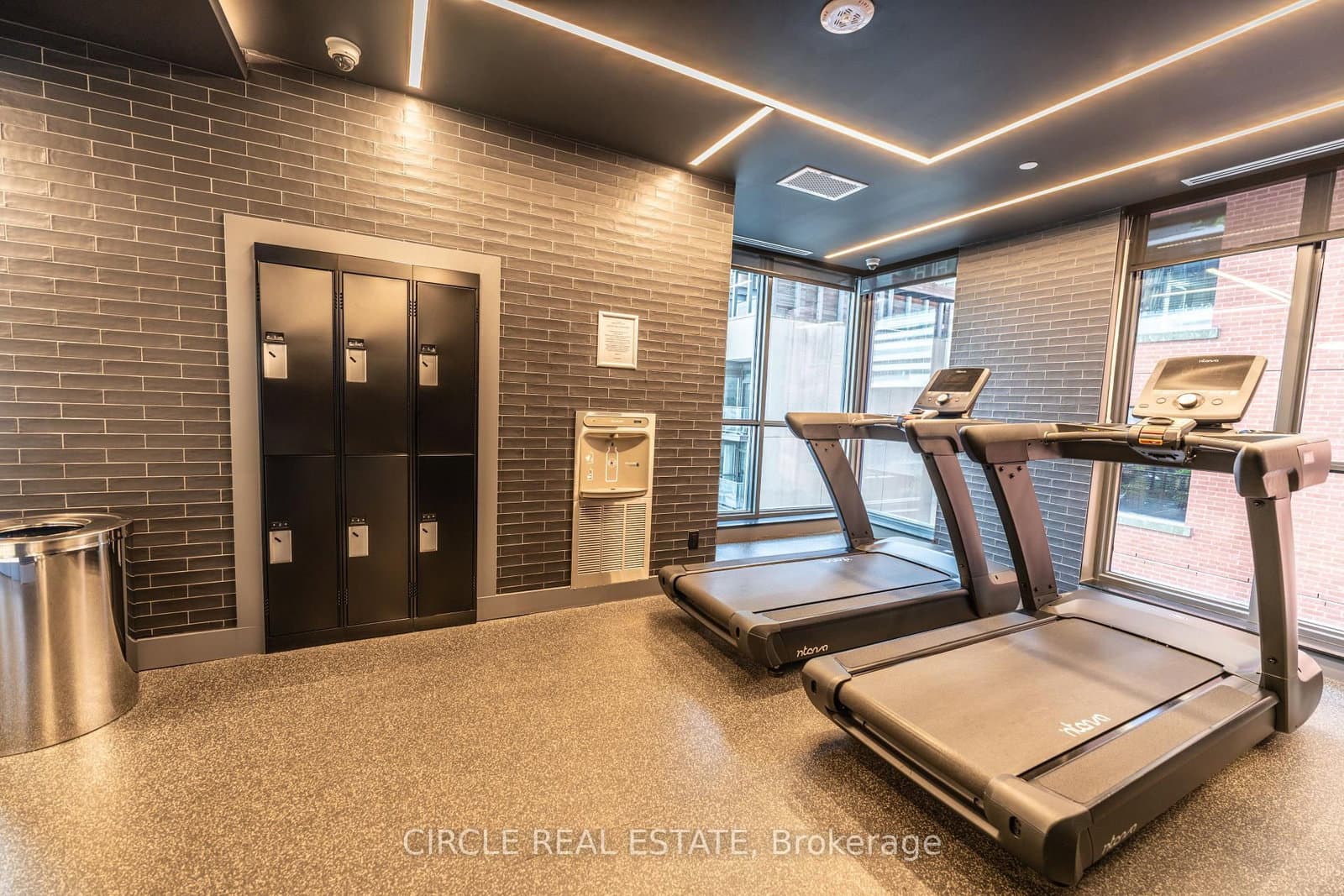 327 King Street W, Unit 2705 thumbnail 34