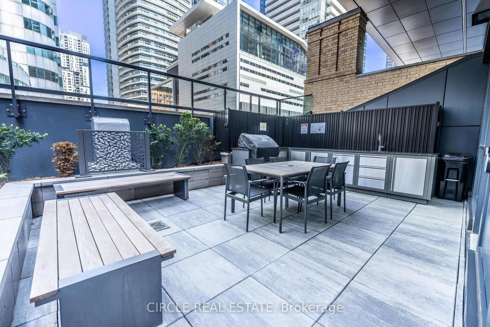 327 King Street W, Unit 2705 thumbnail 37