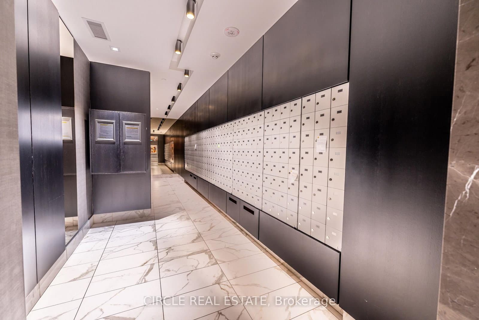 327 King Street W, Unit 2705 thumbnail 41