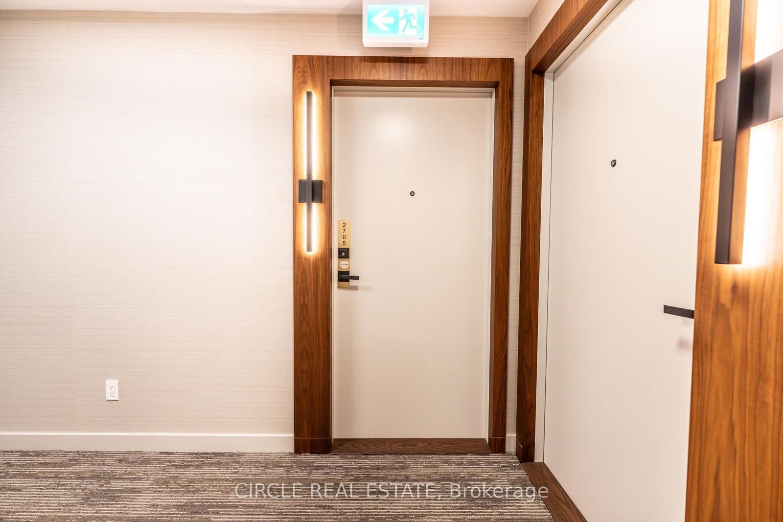 327 King Street W, Unit 2705 thumbnail 5