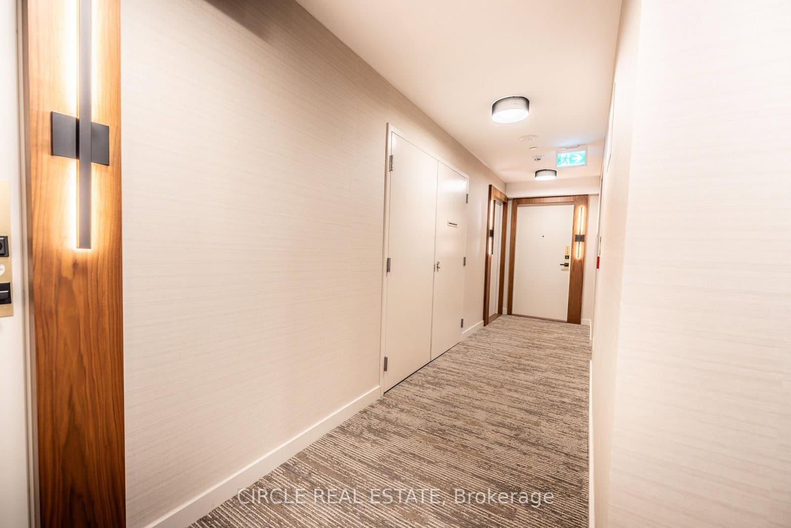 327 King Street W, Unit 2705 thumbnail 6